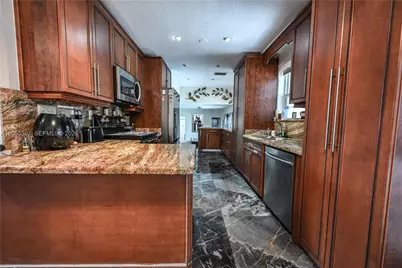7400 NW 1st Ct, Pembroke Pines, FL 33024 - Photo 5