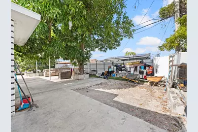 355 W 62nd St, Hialeah, FL 33012 - Photo 37