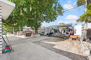 355 W 62nd St, Hialeah, FL 33012 - Photo 37