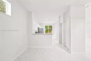8684 NW 1st St, Miami, FL 33126 - Photo 15