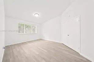 8684 NW 1st St, Miami, FL 33126 - Photo 21