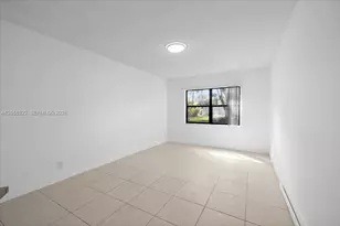 8290 Lake Dr, Doral, FL 33166 - Photo 15