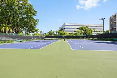 8290 Lake Dr #130, Doral, FL 33166 - Photo 25