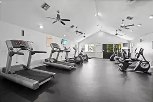 8290 Lake Dr, Doral, FL 33166 - Photo 23
