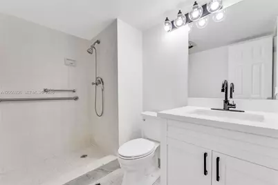 9811 N Hollybrook Lake Dr #103, Pembroke Pines, FL 33025 - Photo 15