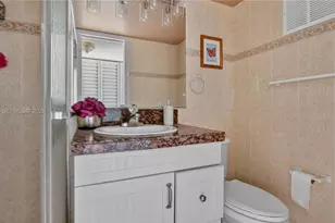 48 Mansfield B, Boca Raton, FL 33434 - Photo 13