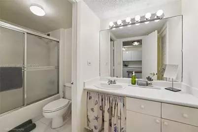 2301 Collins Ave #522, Miami Beach, FL 33139 - Photo 9