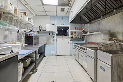 1081 E 47th St, Hialeah, FL 33013 - Photo 17