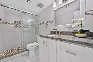 8233 Harding Ave, Miami Beach, FL 33141 - Photo 7
