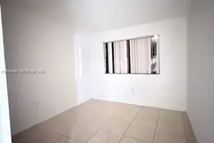 7090 NW 179th St, Hialeah, FL 33015 - Photo 9