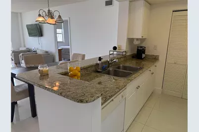 19501 W Country Club Dr #1705, Aventura, FL 33180 - Photo 7