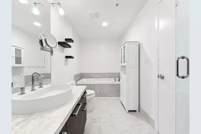 253 NE 2nd St #1804, Miami, FL 33132 - Photo 7