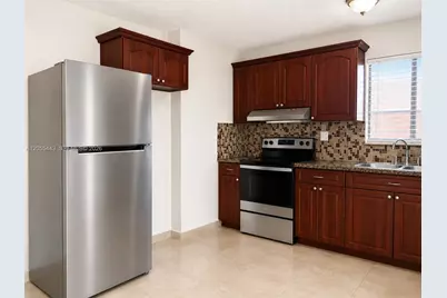 1521 W 42nd Pl #18, Hialeah, FL 33012 - Photo 7