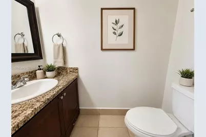 1521 W 42nd Pl #18, Hialeah, FL 33012 - Photo 11