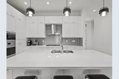 8143 NW 47th Ter, Doral, FL 33166 - Photo 9