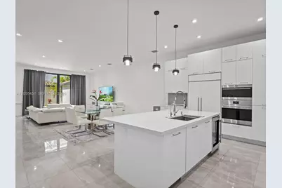 8143 NW 47th Ter, Doral, FL 33166 - Photo 13