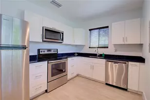 427 NW 34th St, Miami, FL 33127 - Photo 7