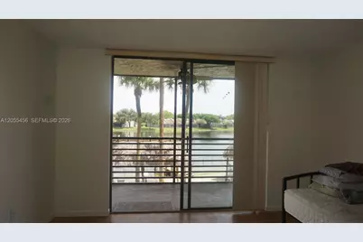 1100 Colony Point Cir #206, Pembroke Pines, FL 33026 - Photo 3