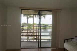 1100 Colony Point Cir, Pembroke Pines, FL 33026 - Photo 3
