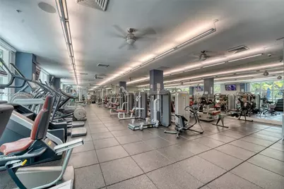 2001 Biscayne Blvd #2414, Miami, FL 33137 - Photo 25