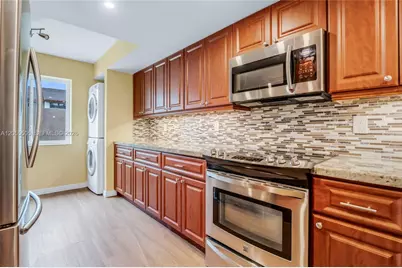 7050 SW 42nd Ct, Davie, FL 33314 - Photo 5