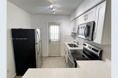1057 SW 7th St #1, Miami, FL 33130 - Photo 3