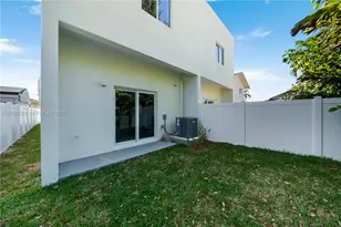 4789 NW 1st St, Miami, FL 33126 - Photo 15