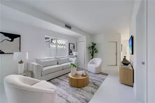 4789 NW 1st St, Miami, FL 33126 - Photo 11