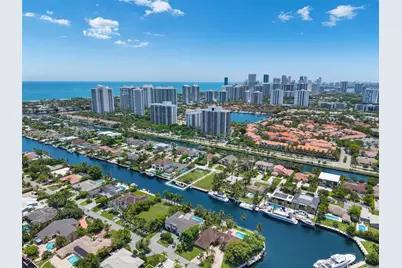 460 Holiday Dr, Hallandale Beach, FL 33009 - Photo 13