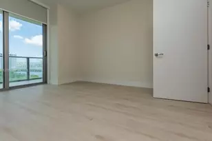 16385 Biscayne Blvd, North Miami Beach, FL 33160 - Photo 19