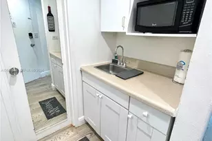 5445 Collins Ave, Miami Beach, FL 33140 - Photo 17