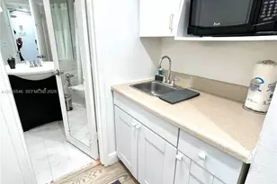5445 Collins Ave, Miami Beach, FL 33140 - Photo 19