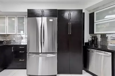 5151 Collins Ave #1420, Miami Beach, FL 33140 - Photo 11