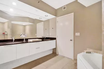 400 Alton Rd #1011, Miami Beach, FL 33139 - Photo 17