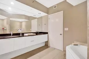 400 Alton Rd, Miami Beach, FL 33139 - Photo 17