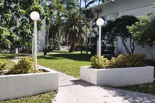 498 NW 165th St Rd, Miami, FL 33169 - Photo 11