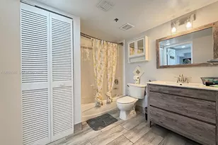 1200 Brickell Bay Dr, Miami, FL 33131 - Photo 9