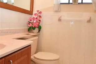 8727 NW 150th Terrace, Miami Lakes, FL 33018 - Photo 13