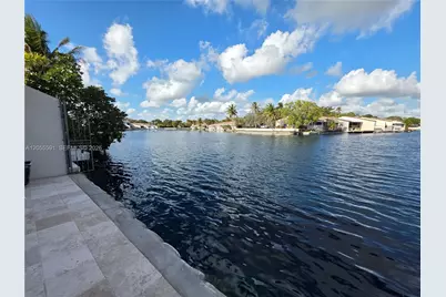 7282 Jacaranda Ln, Miami Lakes, FL 33014 - Photo 59