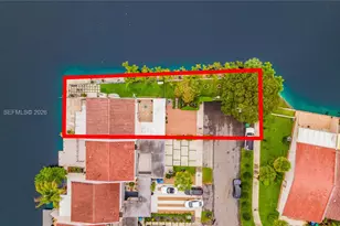 7282 Jacaranda Ln, Miami Lakes, FL 33014 - Photo 7