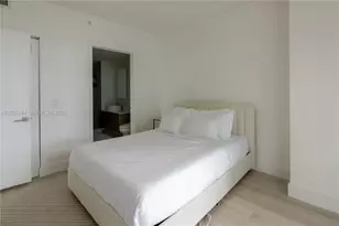 121 NE 34th St, Miami, FL 33137 - Photo 17