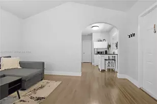 2140 Monroe Terrace, Hollywood, FL 33020 - Photo 9