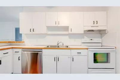 3036 Center St, Miami, FL 33133 - Photo 23