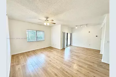 2807 Veronia Dr #301, Palm Beach Gardens, FL 33410 - Photo 1