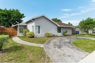 8250 SW 3rd Pl, North Lauderdale, FL 33068 - Photo 3