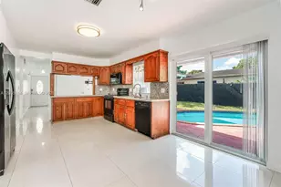 8250 SW 3rd Pl, North Lauderdale, FL 33068 - Photo 11