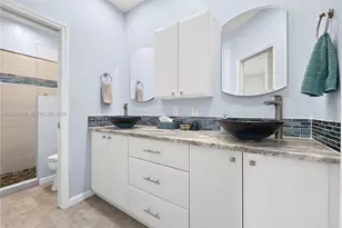 840 NE 14th Pl, Fort Lauderdale, FL 33304 - Photo 21
