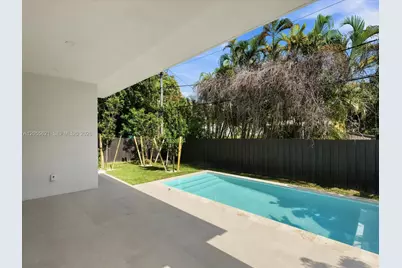 1621 SW 11th Ter, Miami, FL 33135 - Photo 13