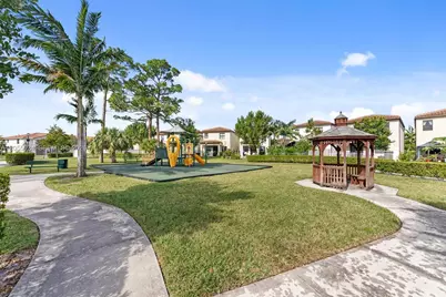 5010 Genove Pl #5010, Riviera Beach, FL 33410 - Photo 9