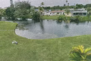 8135 Sunrise Lakes Blvd, Sunrise, FL 33322 - Photo 31